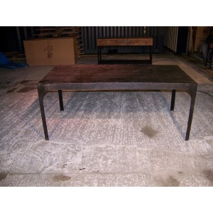 Table en fer style industriel